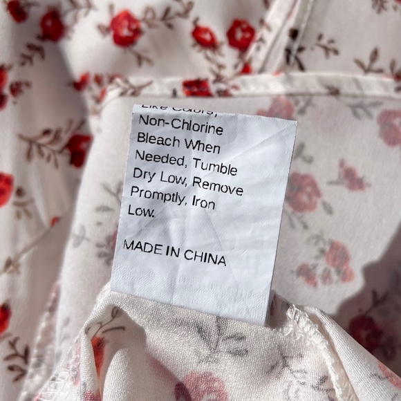 Flutter-Sleeve, Square-Neck, Cream Sundress with Red Roses - Picture 16 of 16